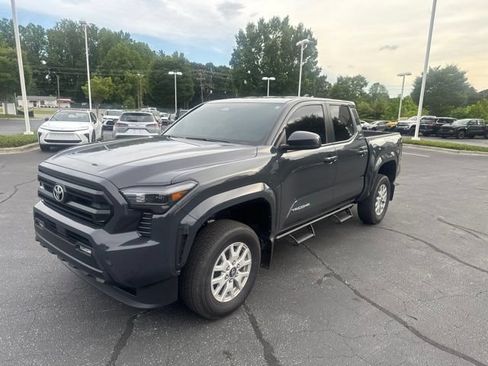 Used 2024 Toyota Tacoma SR5 AWD/4WD image 2