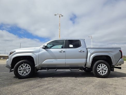 New 2026 Toyota Tacoma SR5 AWD/4WD image 19