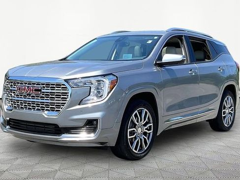 Used 2024 GMC Terrain Denali w/ Denali Premium Package AWD/4WD image 3