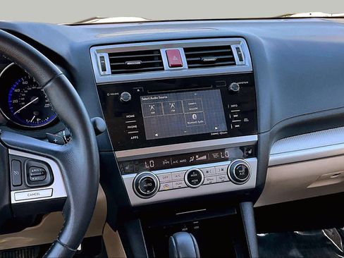 Used 2015 Subaru Outback 2.5i Premium AWD/4WD image 6