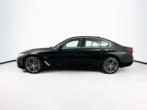 Used 2023 BMW 530e w/ Convenience Package image 4