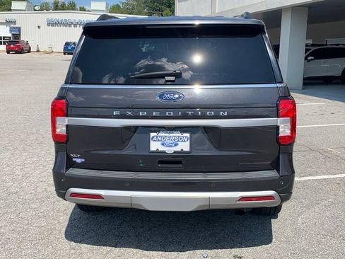 Used 2022 Ford Expedition XLT AWD/4WD image 6