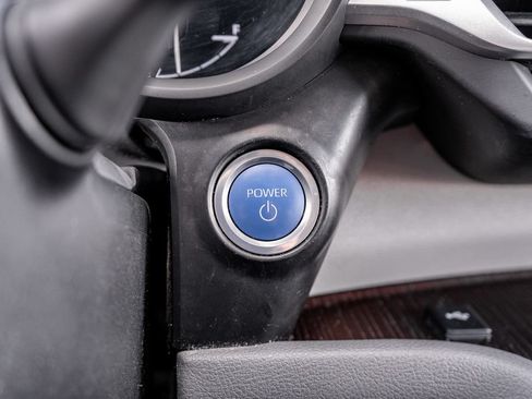 Used 2023 Toyota Sienna LE FWD image 26