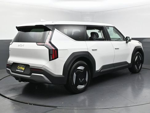 Used 2024 Kia EV9 Light image 5