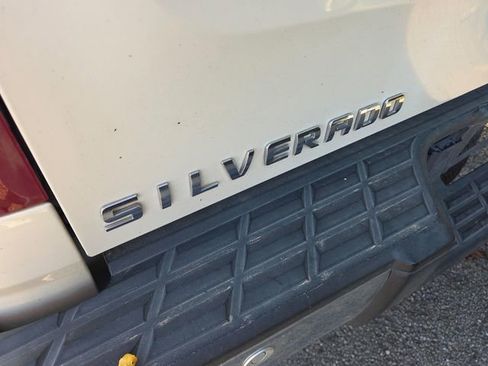 Used 2013 Chevrolet Silverado 1500 LTZ w/ LTZ White Diamond Edition RWD image 9