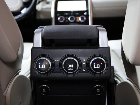 Used 2018 Land Rover Discovery HSE AWD/4WD image 14