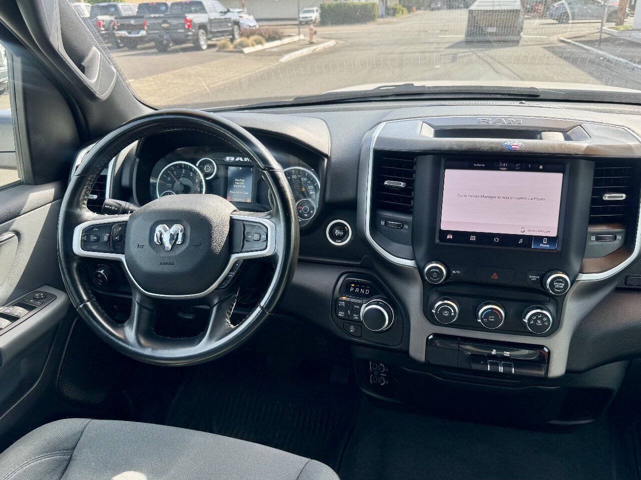 Used 2022 RAM 1500 Big Horn AWD/4WD image 2