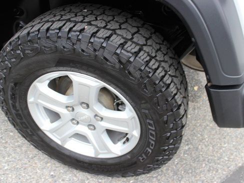 Used 2018 Jeep Wrangler Unlimited Sport S image 4