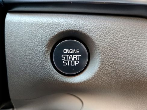 Used 2025 Kia Sorento EX image 25