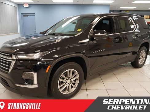 Used 2023 Chevrolet Traverse LT image 1