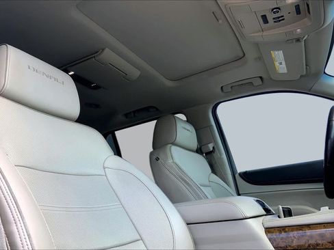 Used 2015 GMC Yukon Denali w/ Open Road Package AWD/4WD image 13
