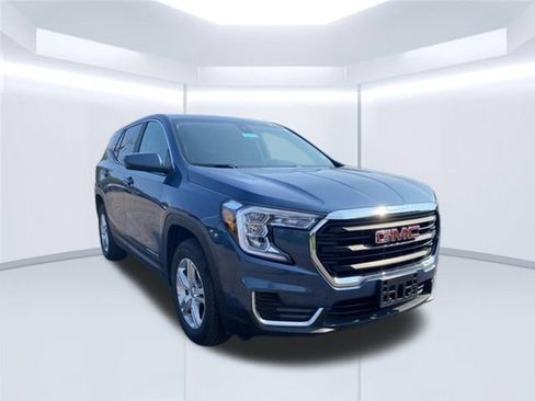 Used 2024 GMC Terrain SLE AWD/4WD image 2