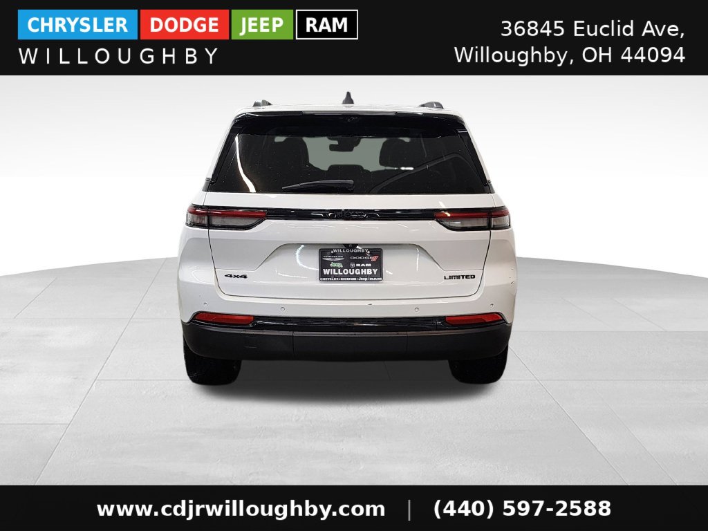 Used 2023 Jeep Grand Cherokee Limited w/ Luxury Tech Group II AWD/4WD image 8