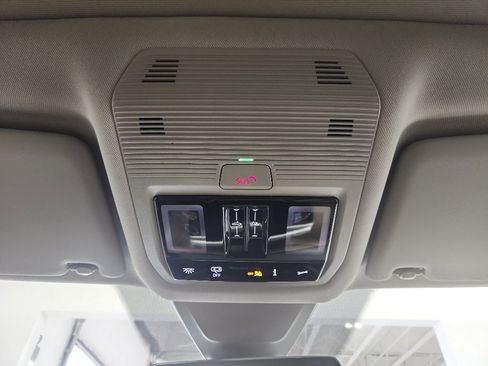 New 2026 Volkswagen Atlas SE FWD image 29