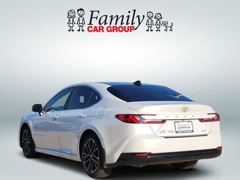Used 2025 Toyota Camry XLE w/ Premium Plus Package AWD/4WD image 3