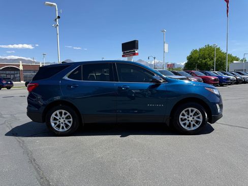 Used 2020 Chevrolet Equinox LT w/ Driver Convenience Package AWD/4WD image 2