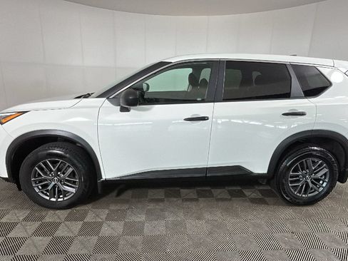 Used 2023 Nissan Rogue S AWD/4WD image 7