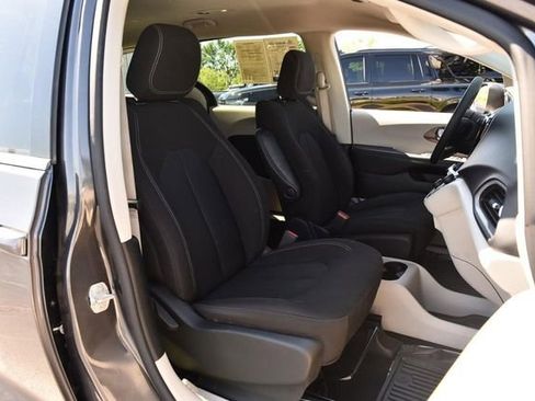 Used 2023 Chrysler Voyager LX FWD image 19