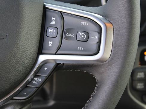 New 2026 RAM 1500 4x4 Crew Cab image 25