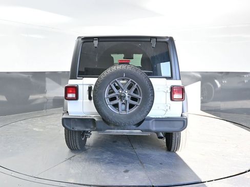 Used 2025 Jeep Wrangler Sport S image 13
