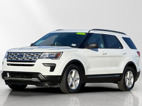 Used 2019 Ford Explorer XLT image 7