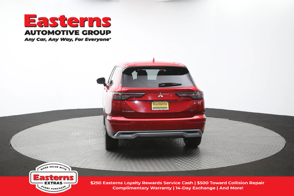 Used 2025 Mitsubishi Outlander SE AWD/4WD image 38