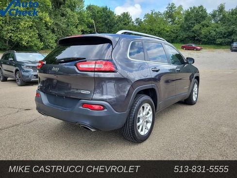 Used 2017 Jeep Cherokee Latitude w/ Cold Weather Group AWD/4WD image 5