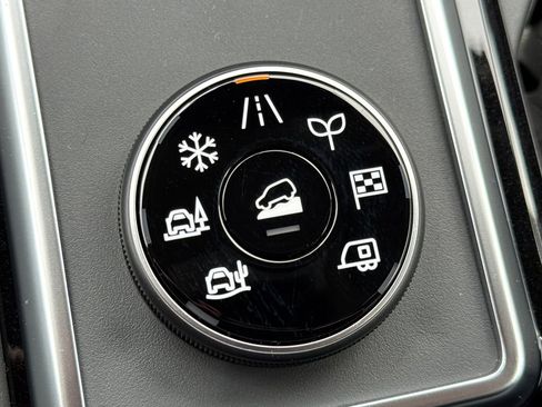 New 2026 Nissan Pathfinder SV image 33