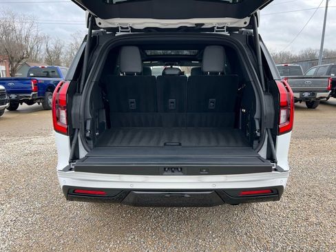 Used 2025 Ford Expedition Platinum w/ Stealth Performance Package image 18