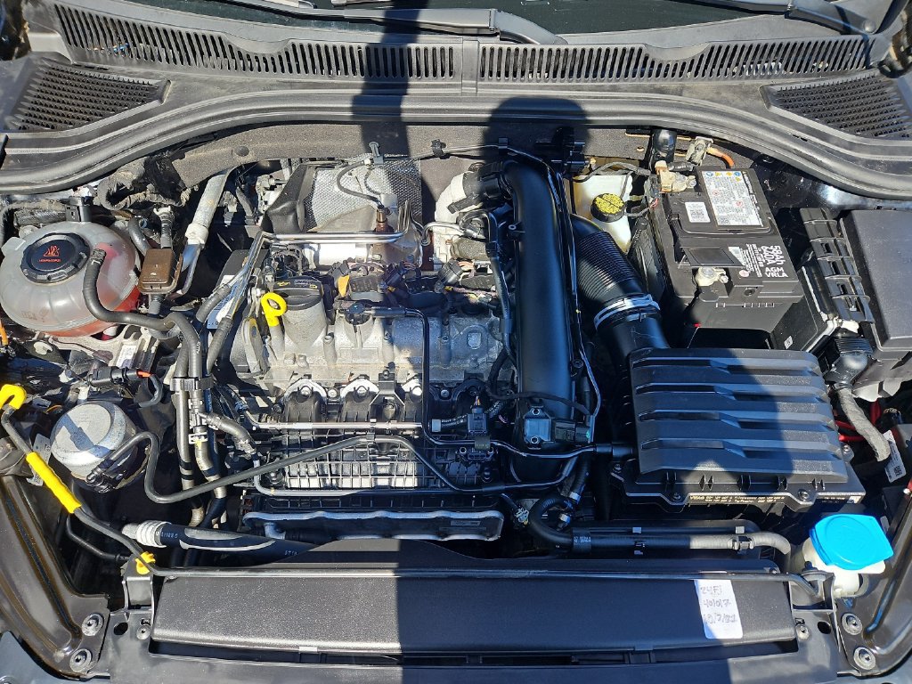 Used 2019 Volkswagen Jetta SE w/ Cold Weather Package FWD image 32
