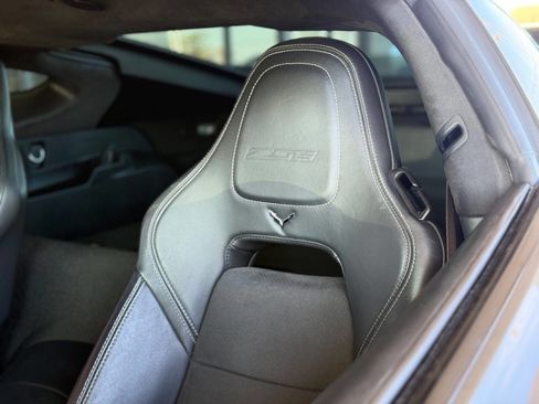 Used 2015 Chevrolet Corvette Z06 w/ 3LZ Preferred Equipment Group image 70