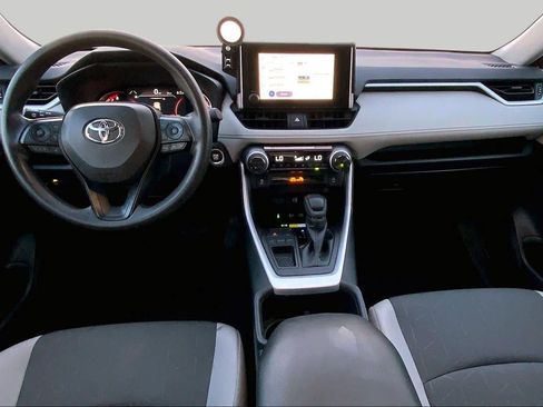 Used 2025 Toyota RAV4 XLE FWD image 15