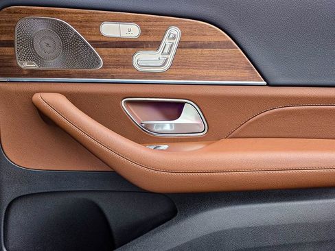 New 2026 Mercedes-Benz GLS 450 4MATIC image 42