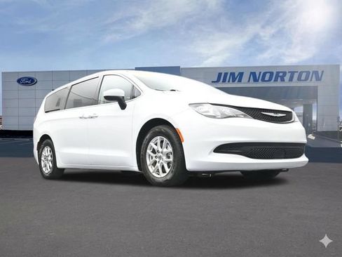 Used 2022 Chrysler Voyager LX FWD image 50