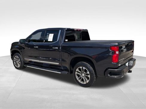 Used 2022 Chevrolet Silverado 1500 High Country w/ Technology Package AWD/4WD image 3