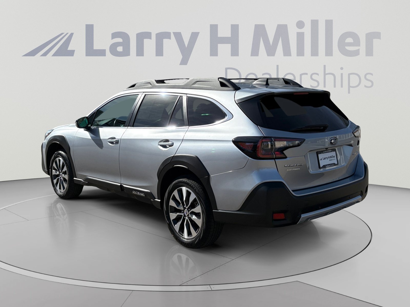 Certified 2024 Subaru Outback Limited AWD/4WD image 3