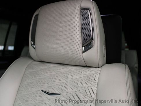 Used 2025 Cadillac Escalade ESV Sport Platinum w/ LPO, ONYX Package image 20