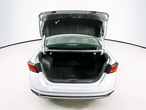 Used 2024 Nissan Altima 2.5 SV FWD image 27