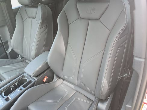 Certified 2025 Audi Q3 2.0T Premium w/ Convenience Package AWD/4WD image 20