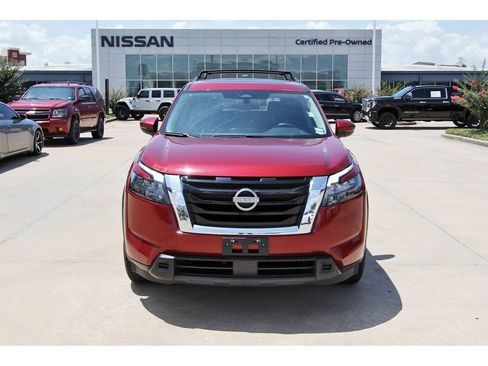 Used 2025 Nissan Pathfinder SV w/ SV Premium Package FWD image 2