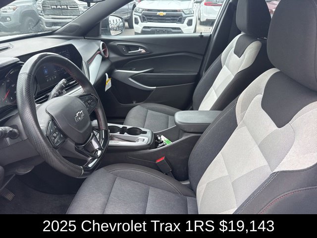 Used 2025 Chevrolet Trax RS w/ Driver Confidence Package FWD image 12