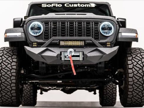 Used 2025 Jeep Gladiator Sport AWD/4WD image 39