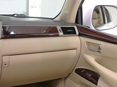 Used 2014 Lexus LX 570 4WD image 55