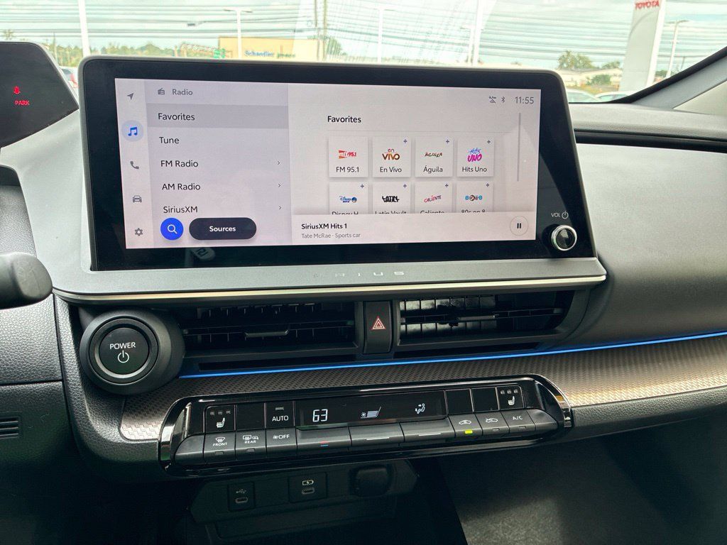 Used 2024 Toyota Prius XLE FWD image 29