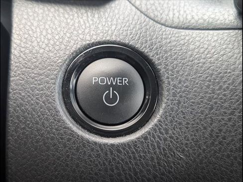 Used 2025 Toyota Camry LE image 11