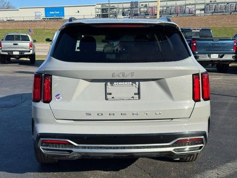 Used 2022 Kia Sorento SX image 5