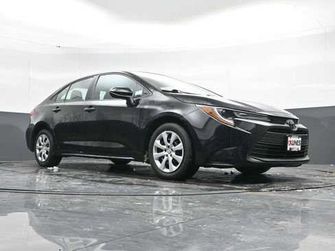 Used 2024 Toyota Corolla LE image 45
