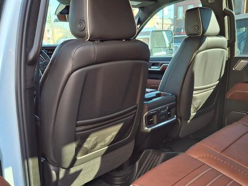 New 2026 GMC Sierra 3500 Denali Ultimate AWD/4WD image 8
