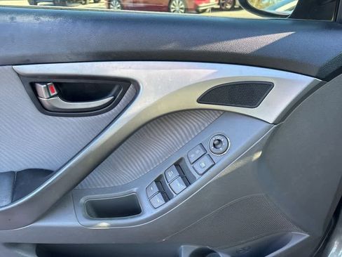 Used 2013 Hyundai Elantra GLS w/ Preferred Pkg image 9