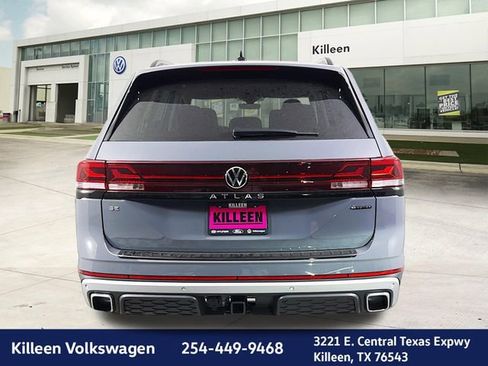 New 2026 Volkswagen Atlas Peak Edition image 6